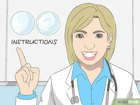 Imagen titulada Get Used to Wearing Contacts Step 3