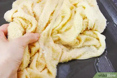 Imagen titulada Dye Fabric With Tea Step 7
