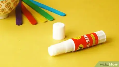 Imagen titulada Make Sticky Tack Step 1