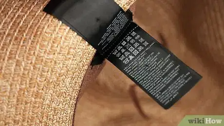Imagen titulada Clean Straw Hats Step 1