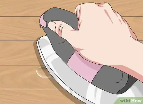 Imagen titulada Remove a Dent from Wood Step 5
