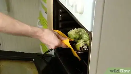 Imagen titulada Cook Stuffed Peppers Step 14