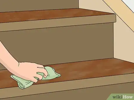 Imagen titulada Stain Stairs Step 15