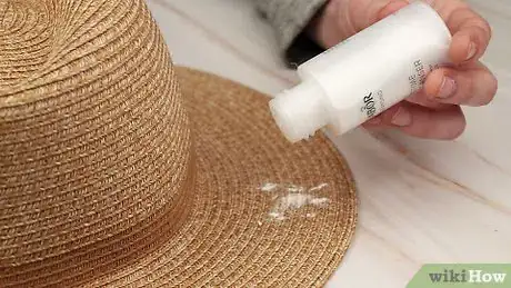 Imagen titulada Clean Straw Hats Step 8