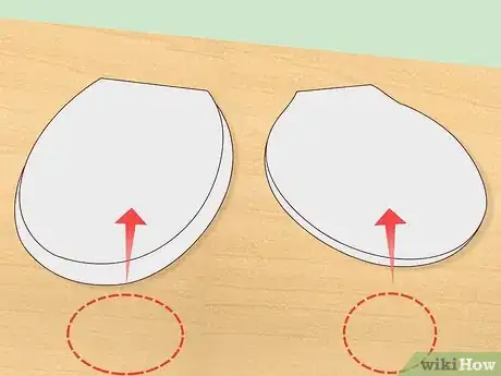 Imagen titulada Fix a Loose Toilet Seat Step 7