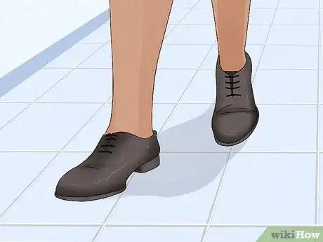 Imagen titulada Widen Leather Shoes Step 11