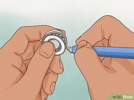 Imagen titulada Get the Bearings out of Skateboard Wheels Step 6