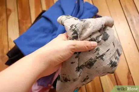 Imagen titulada Make a Whole New Wardrobe by Recycling Your Clothes Step 2
