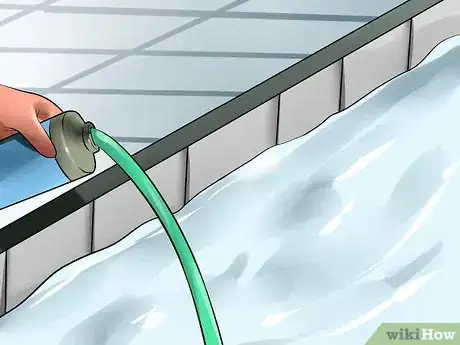 Imagen titulada Maintain Your Swimming Pool Step 12