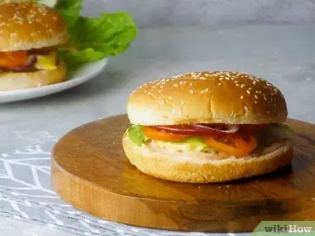 Imagen titulada Reheat a Cheeseburger Step 1