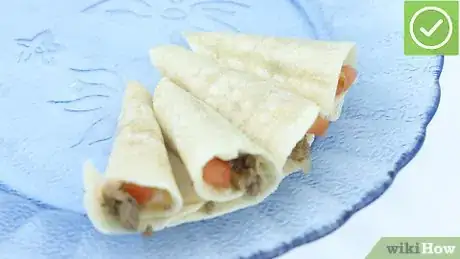 Imagen titulada Fold a Tortilla Step 22