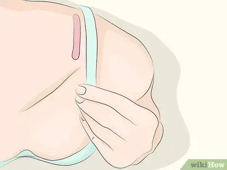 Imagen titulada Keep Bra Straps in Place Step 4