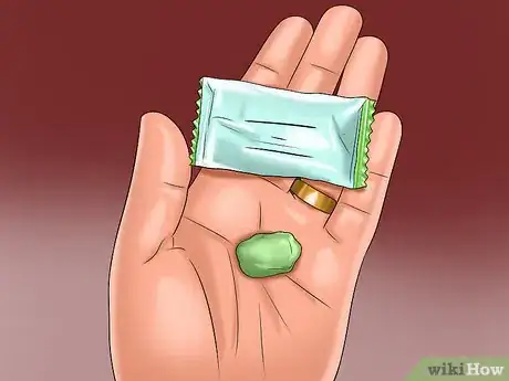 Imagen titulada Use a Throat Lozenge Step 6