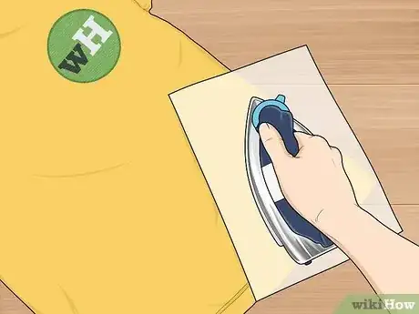 Imagen titulada Remove Iron On Patches Step 1