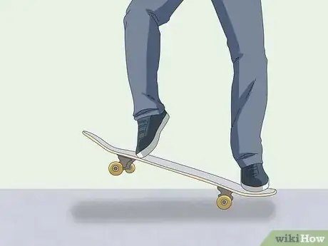 Imagen titulada 180 on a Skateboard Step 9