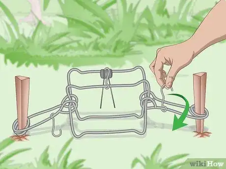 Imagen titulada Set a Conibear Trap Step 12