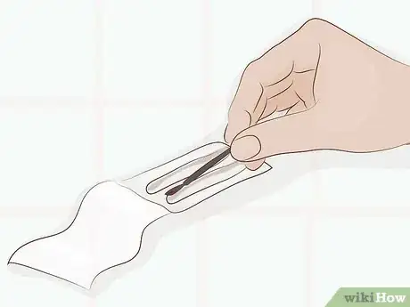 Imagen titulada Apply Latisse Step 6