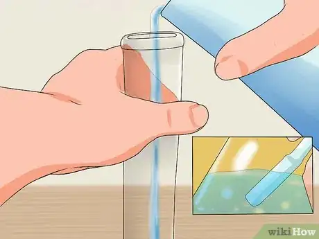 Imagen titulada Use a Water Bong Step 2