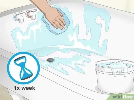 Imagen titulada Clean an Enamel Bathtub Step 4