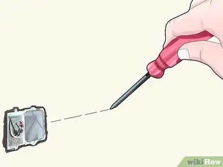 Imagen titulada Find a Wood Stud in a Wall to Hang Pictures On Step 8