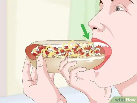 Imagen titulada Eat a Hot Dog Step 16