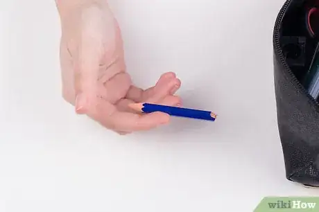 Imagen titulada Pack a Pencil Case for School Step 4