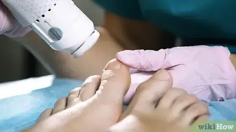 Imagen titulada Keep Your Nails Healthy Step 16
