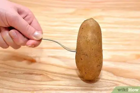 Imagen titulada Peel Potatoes With an Ordinary Kitchen Knife Step 16