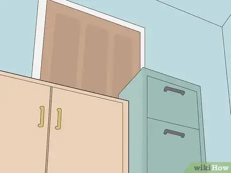 Imagen titulada Lock a Door Without a Lock Step 4