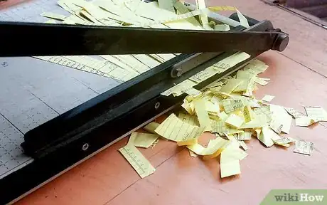 Imagen titulada Make Confetti Step 6