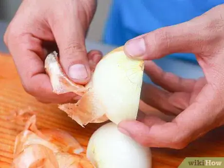 Imagen titulada Peel an Onion Step 5