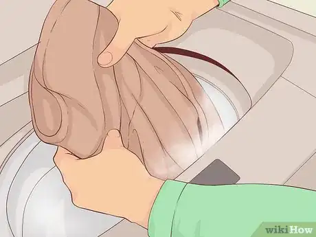 Imagen titulada Shrink a Leather Jacket Step 5