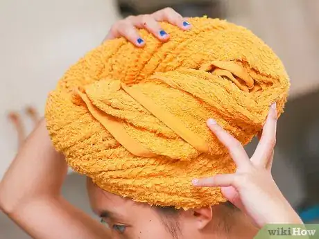 Imagen titulada Apply Castor Oil for Hair Step 13