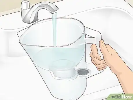 Imagen titulada Use a Brita Pitcher Step 9