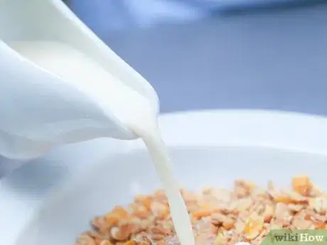 Imagen titulada Eat Muesli Step 1