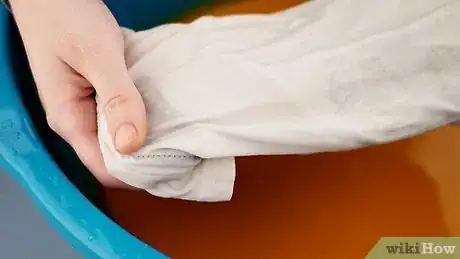 Imagen titulada Remove Turmeric Stains Step 12