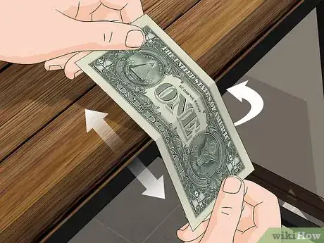 Imagen titulada Straighten Out a Dollar Bill Step 9