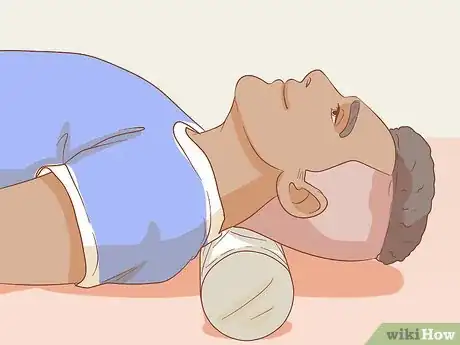Imagen titulada Crack Your Neck Step 11