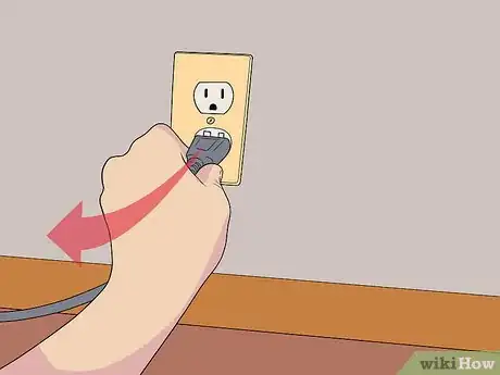 Imagen titulada Blow the Bottom out of a Bottle Step 4