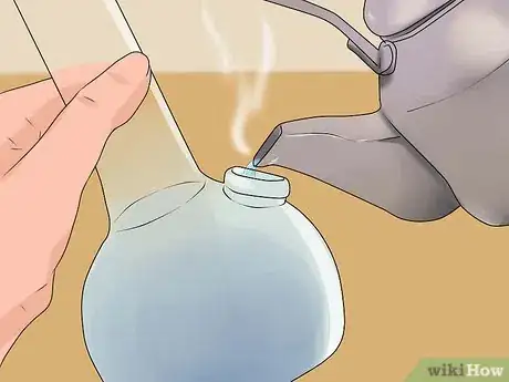 Imagen titulada Use a Water Bong Step 30