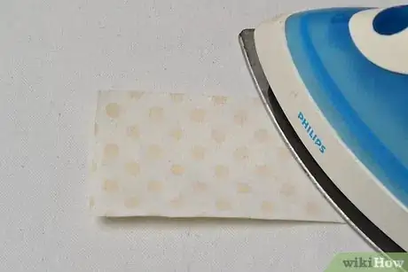 Imagen titulada Make Fabric Earrings Step 2