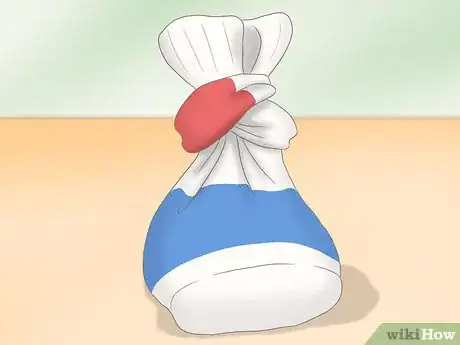 Imagen titulada Recycle Your Socks Step 6