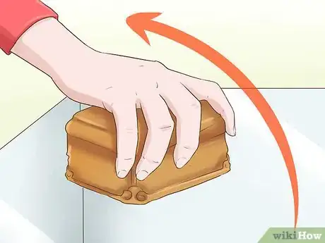 Imagen titulada Clean a Fish Tank With Sand Step 3