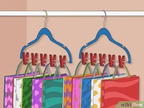 Imagen titulada Store Gift Bags Step 10