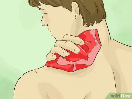 Imagen titulada Stretch Trapezius Muscles Step 6