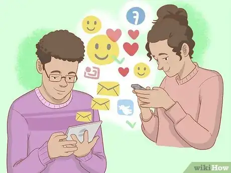 Imagen titulada How Do Nerdy Guys Flirt Step 9