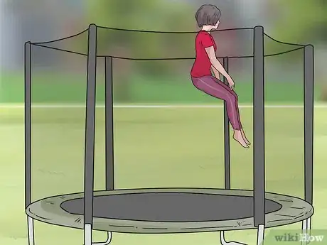 Imagen titulada Flip on the Trampoline Step 18