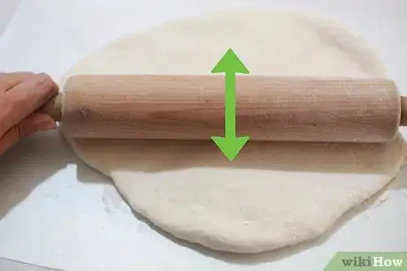 Imagen titulada Make Cinnamon Roll Sticks Step 13