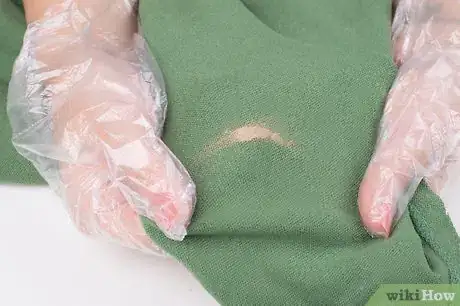 Imagen titulada Remove Paint from Your Shirt Step 3