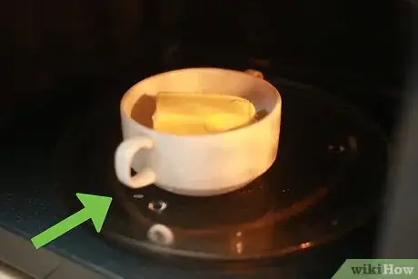 Imagen titulada Make Cinnamon Roll Sticks Step 10